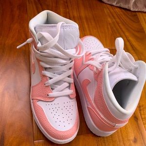Custom Jordan 1 mid pink